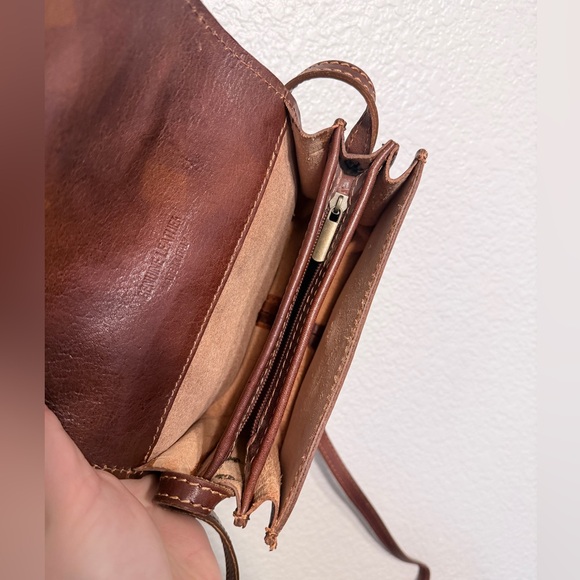 Florence Made In Italy Brown Leather Small Pocket Crossbody Bag/Purse - Picture 11 of 11